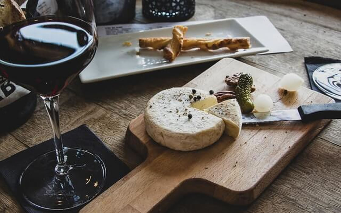 RAD Hostel - FRENCH petit aperitif