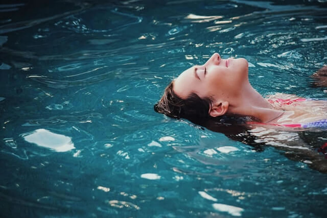 RAD Hostel - Mineral Baths at Sunwater Spa