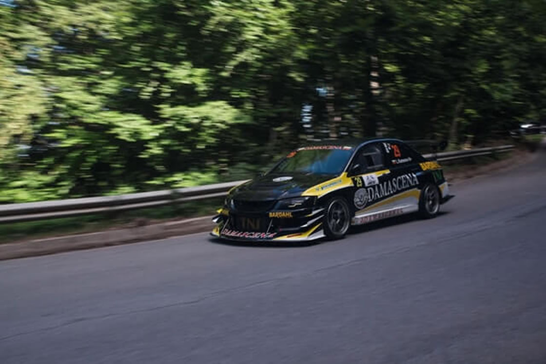 RAD Hostel - Supercar Driving Experience